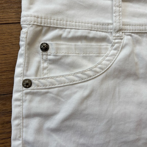 Unionbay Women's Size 13 White Y2K Denim Jean Shorts - NEW - Picture 8 of 13